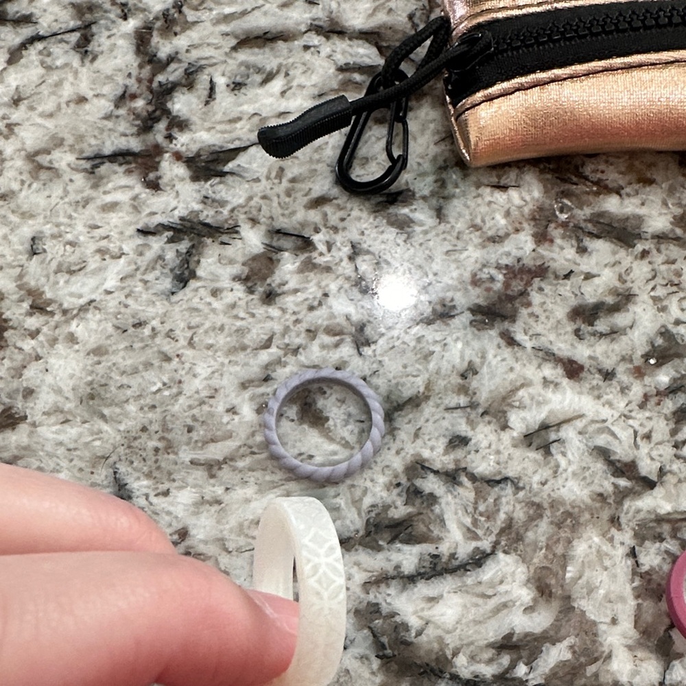 Women’s Qalo Stackable Rings - Picture 4 of 6